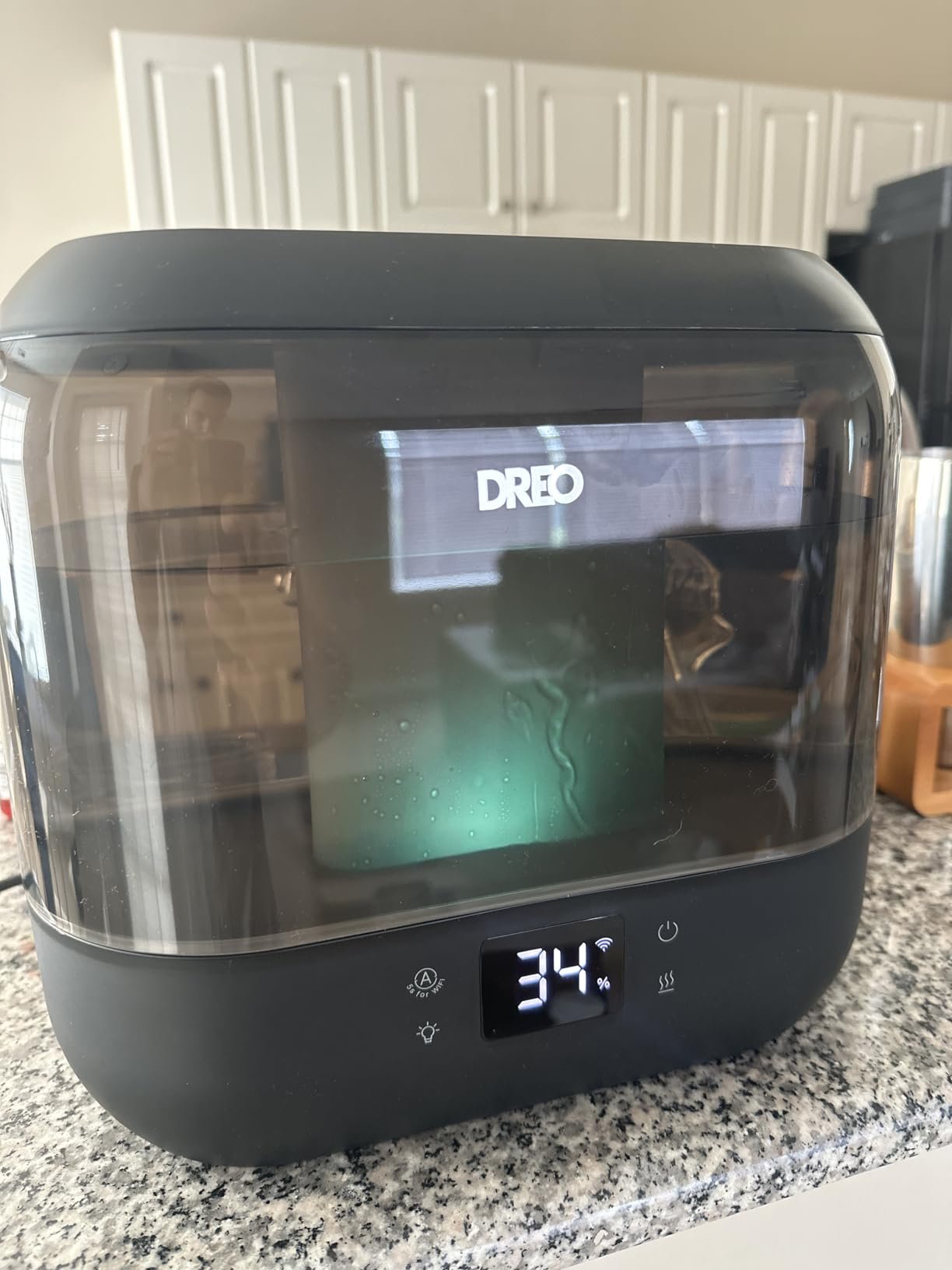 Dreo Smart Humidifiers for Bedroom. Top Fill 4L Supersized Humidifier Large Room with 28 dB. 36H Runtime. Touch/APP/Voice Control. Nightlight. Cool Mist Humidifiers for Baby. Plants. Indoor. Black photo review