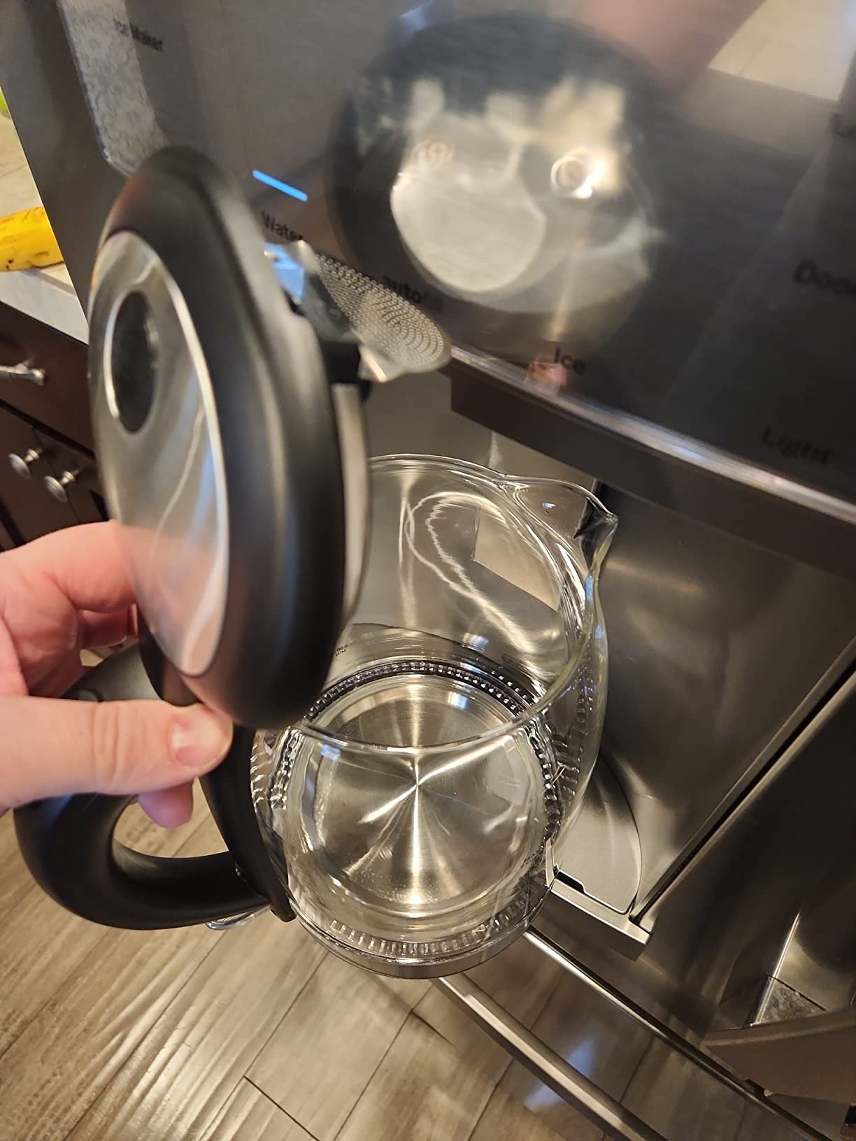 Cosori Electric Kettle. No Plastic Contact With Water. Wide Mouth For Easy Cleaning. Auto Shut Off. 1.7L Tea Kettle & Hot Water Boiler. Water Heater & Teapot. Borosilicate Glass. Black. 1500W photo review