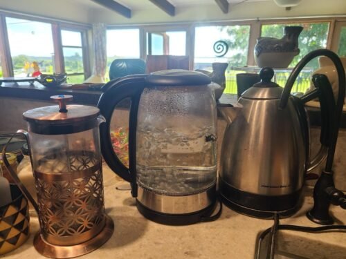 Cosori Electric Kettle. No Plastic Contact With Water. Wide Mouth For Easy Cleaning. Auto Shut Off. 1.7L Tea Kettle & Hot Water Boiler. Water Heater & Teapot. Borosilicate Glass. Black. 1500W photo review