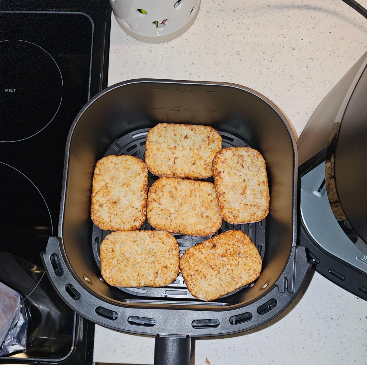 Philips 2000 Series Airfryer - RapidAir Technology. 13-in-1 Ways to Cook. 4.4QT Capacity. Healthier Meals Up to 90% Less Fat. Easy to Clean. Dishwasher Safe. Touchscreen Control. HomeID App (NA221/00) photo review