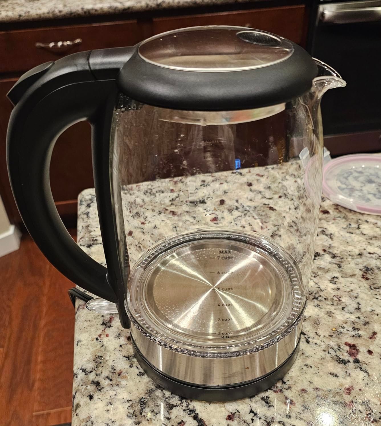 Cosori Electric Kettle. No Plastic Contact With Water. Wide Mouth For Easy Cleaning. Auto Shut Off. 1.7L Tea Kettle & Hot Water Boiler. Water Heater & Teapot. Borosilicate Glass. Black. 1500W photo review