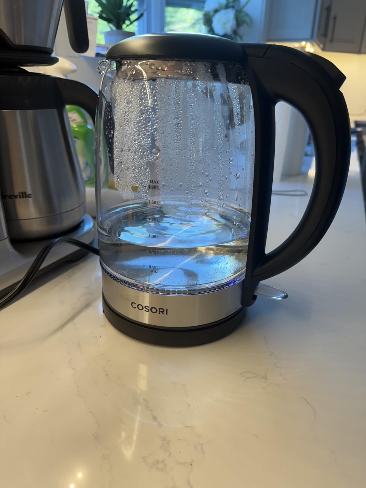 Cosori Electric Kettle. No Plastic Contact With Water. Wide Mouth For Easy Cleaning. Auto Shut Off. 1.7L Tea Kettle & Hot Water Boiler. Water Heater & Teapot. Borosilicate Glass. Black. 1500W photo review