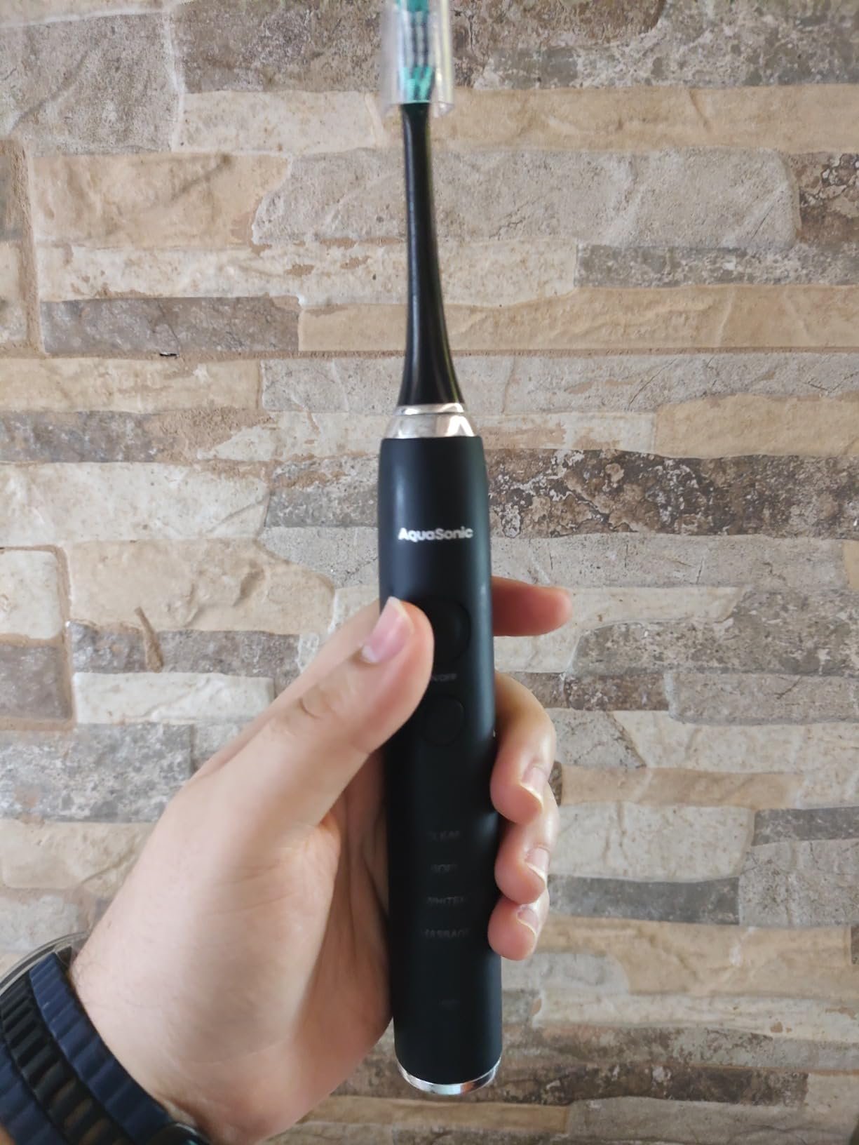 Aquasonic Black Series Ultra Whitening Toothbrush – ADA Accepted Electric Toothbrush- 8 Brush Heads & Travel Case – 40.000 VPM Electric Motor & Wireless Charging - 4 Modes w Smart Timer photo review