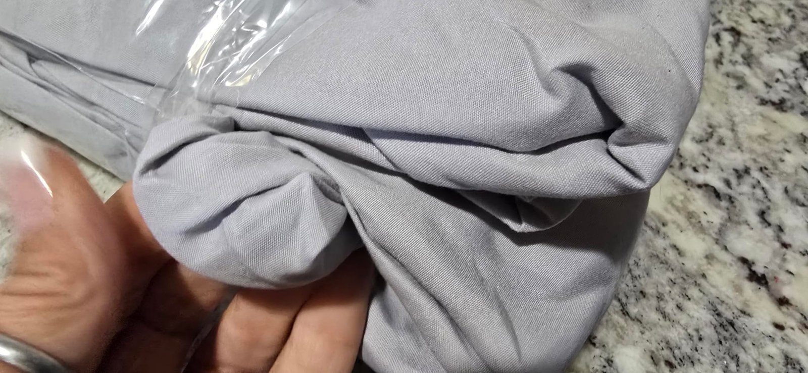 Queen Size 4 Piece Sheet Set - Comfy Breathable & Cooling Bed Sheets Set - Hotel Luxury Bedding for Women. Men. Kids. Teens. Boys & Girls - Deep Pockets. Soft and Wrinkle Free - Oeko-Tex - Dark Grey photo review