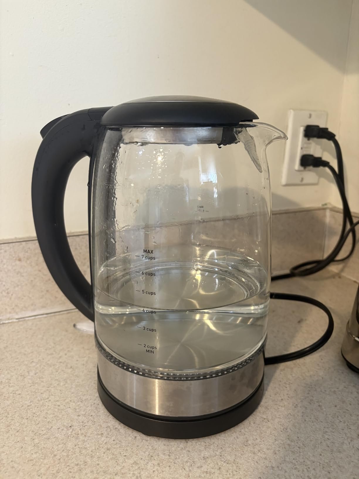 Cosori Electric Kettle. No Plastic Contact With Water. Wide Mouth For Easy Cleaning. Auto Shut Off. 1.7L Tea Kettle & Hot Water Boiler. Water Heater & Teapot. Borosilicate Glass. Black. 1500W photo review