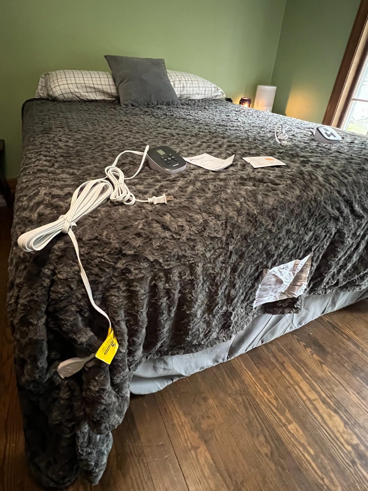 WOOMER Heated Blanket Throw 50 x 60. Electric Blanket Throw with 4 Heating Levels & 4H Auto Off. ETL Certified. Marble Grey Double-Sided Faux Fur. Over-Heat Protect. Machine Washable photo review