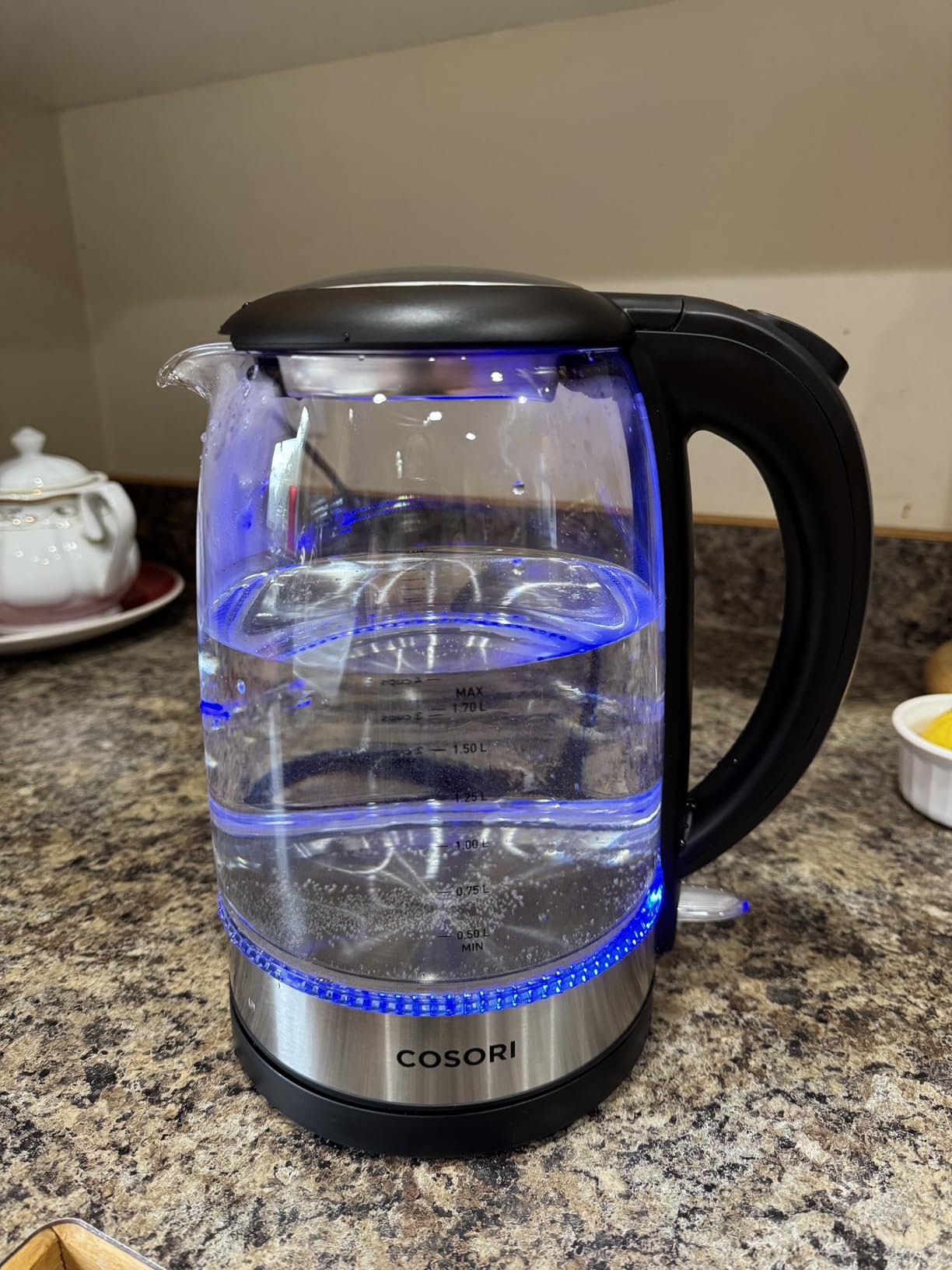 Cosori Electric Kettle. No Plastic Contact With Water. Wide Mouth For Easy Cleaning. Auto Shut Off. 1.7L Tea Kettle & Hot Water Boiler. Water Heater & Teapot. Borosilicate Glass. Black. 1500W photo review