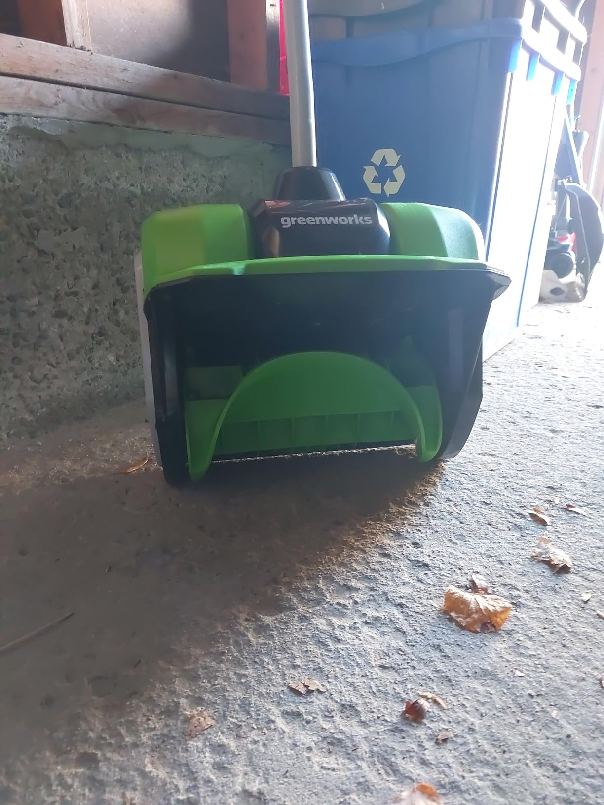 Greenworks 8 Amp 12-Inch Electric Corded Snow Shovel. 20ft Throwing Distance. 12 Wide & 6 Deep Clearing. 300Lbs/Min Snow Thrower Blower Removal Tool for Patio/Driveway/Steps/Sidewalk/Winter Storm photo review