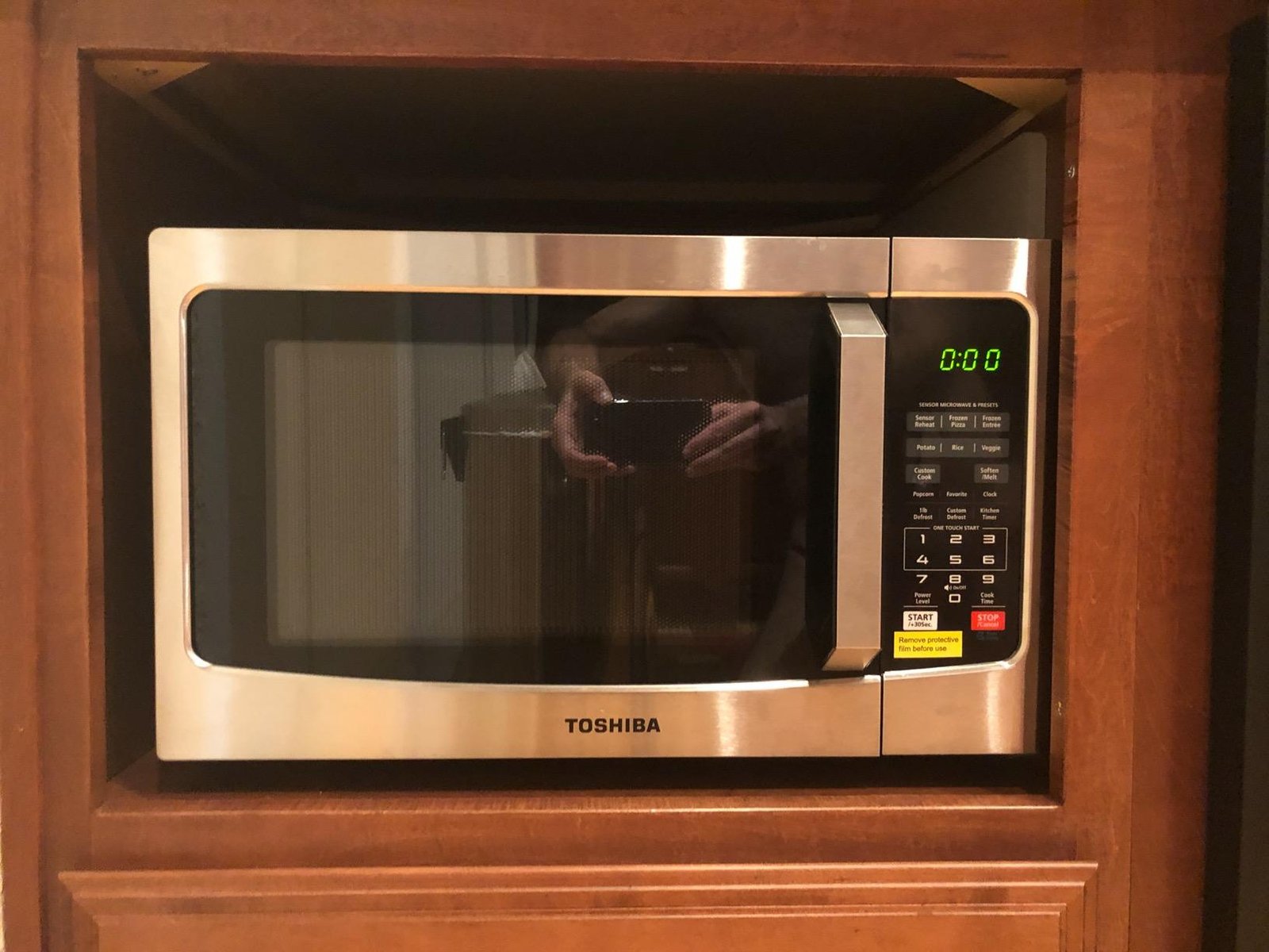 TOSHIBA EM131A5C-BS Countertop Microwave Ovens 1.2 Cu Ft. 12.4 Removable Turntable Smart Humidity Sensor 12 Auto Menus Mute Function ECO Mode Easy Clean Interior Black Color 1000W photo review