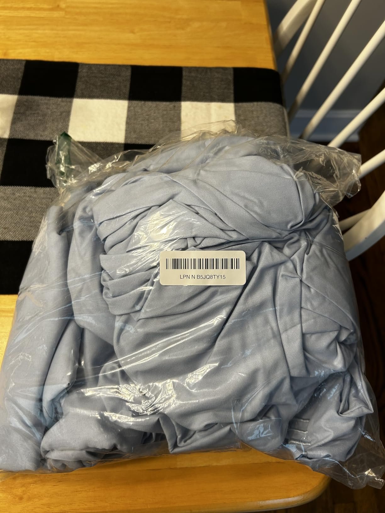 Queen Size 4 Piece Sheet Set - Comfy Breathable & Cooling Bed Sheets Set - Hotel Luxury Bedding for Women. Men. Kids. Teens. Boys & Girls - Deep Pockets. Soft and Wrinkle Free - Oeko-Tex - Dark Grey photo review