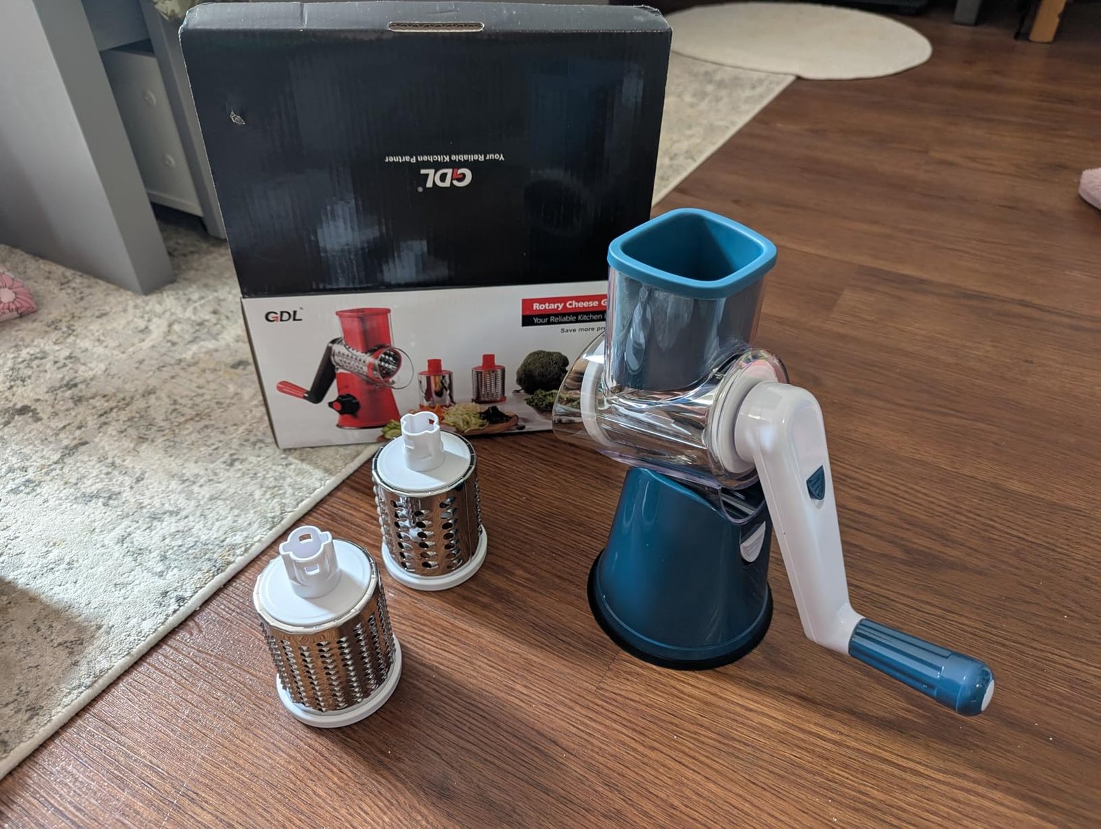 Cheese Grater Rotary. Rotary Grater for Kitchen. Kitchen Grater Vegetable Slicer with 3 Drum Blades. Fast Cutting Cheese Shredder for Vegetables and Nuts photo review