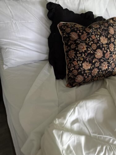 Queen Size 4 Piece Sheet Set - Comfy Breathable & Cooling Bed Sheets Set - Hotel Luxury Bedding for Women. Men. Kids. Teens. Boys & Girls - Deep Pockets. Soft and Wrinkle Free - Oeko-Tex - Dark Grey photo review