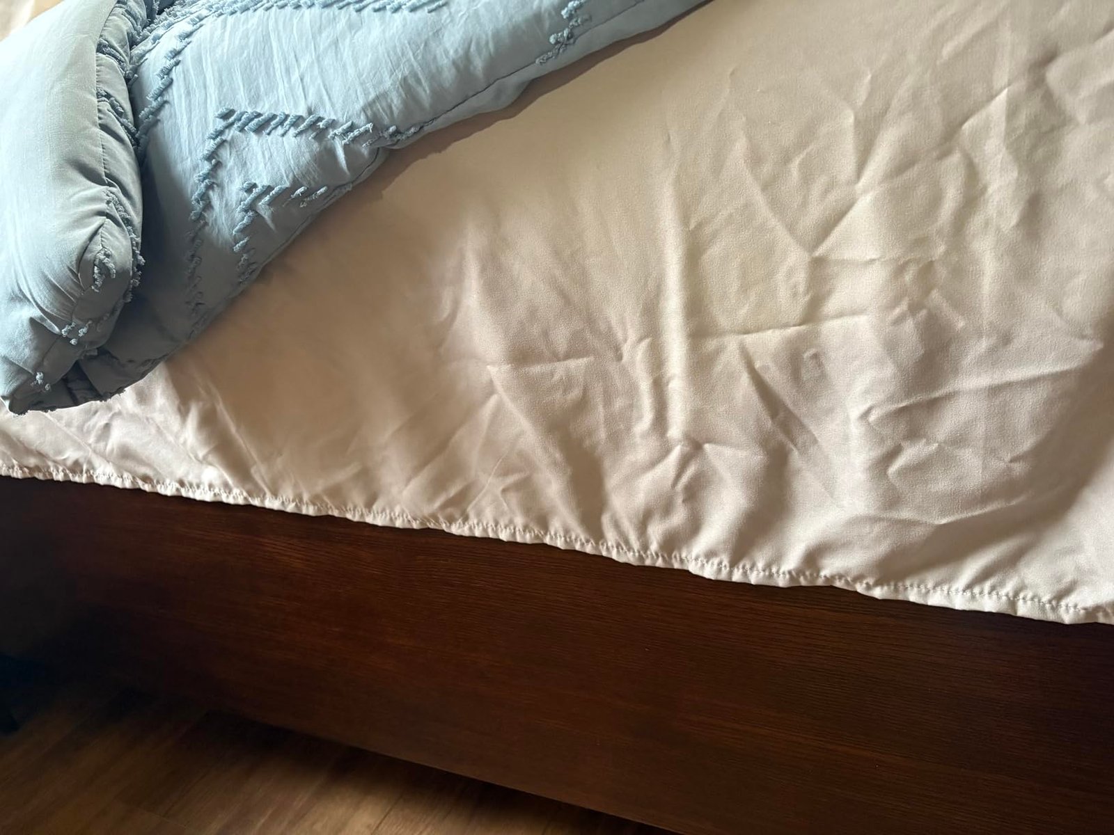 Queen Size 4 Piece Sheet Set - Comfy Breathable & Cooling Bed Sheets Set - Hotel Luxury Bedding for Women. Men. Kids. Teens. Boys & Girls - Deep Pockets. Soft and Wrinkle Free - Oeko-Tex - Dark Grey photo review