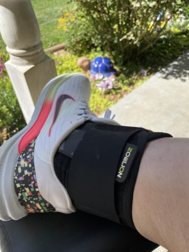 Quick Lace Up Ankle Brace with Side Stabilizing Pads. Slim Fit Ankle Support Brace. Adjustable & Breathable Ankle Support for Men Women. Ankle Stabilizer for Sprain.Injury Recovery.Sports.XL photo review