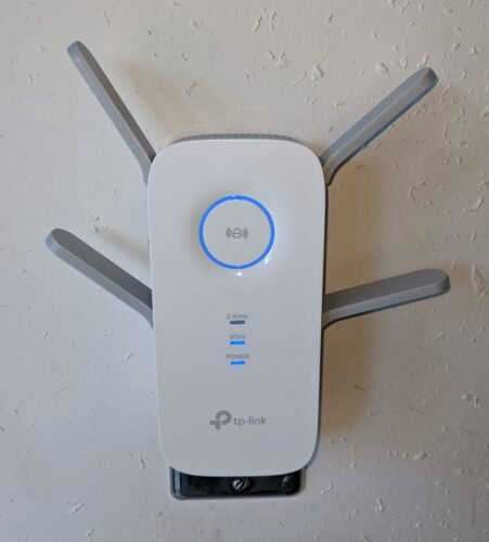 TP-Link WiFi Extender with Ethernet Port. Dual Band 5GHz/2.4GHz. Up to 44% More Bandwidth Than Single Band. Covers Up to 1200 Sq.ft and 30 Devices. Signal Booster Amplifier Supports OneMesh(RE220) photo review