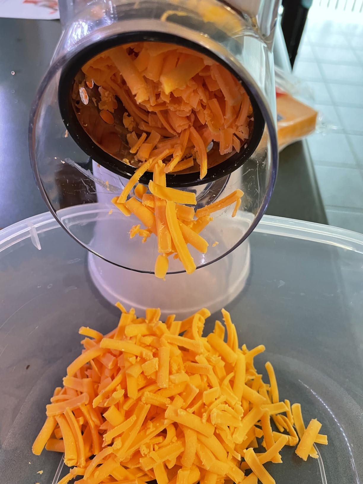 Cheese Grater Rotary. Rotary Grater for Kitchen. Kitchen Grater Vegetable Slicer with 3 Drum Blades. Fast Cutting Cheese Shredder for Vegetables and Nuts photo review