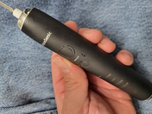 Aquasonic Black Series Ultra Whitening Toothbrush – ADA Accepted Electric Toothbrush- 8 Brush Heads & Travel Case – 40.000 VPM Electric Motor & Wireless Charging - 4 Modes w Smart Timer photo review