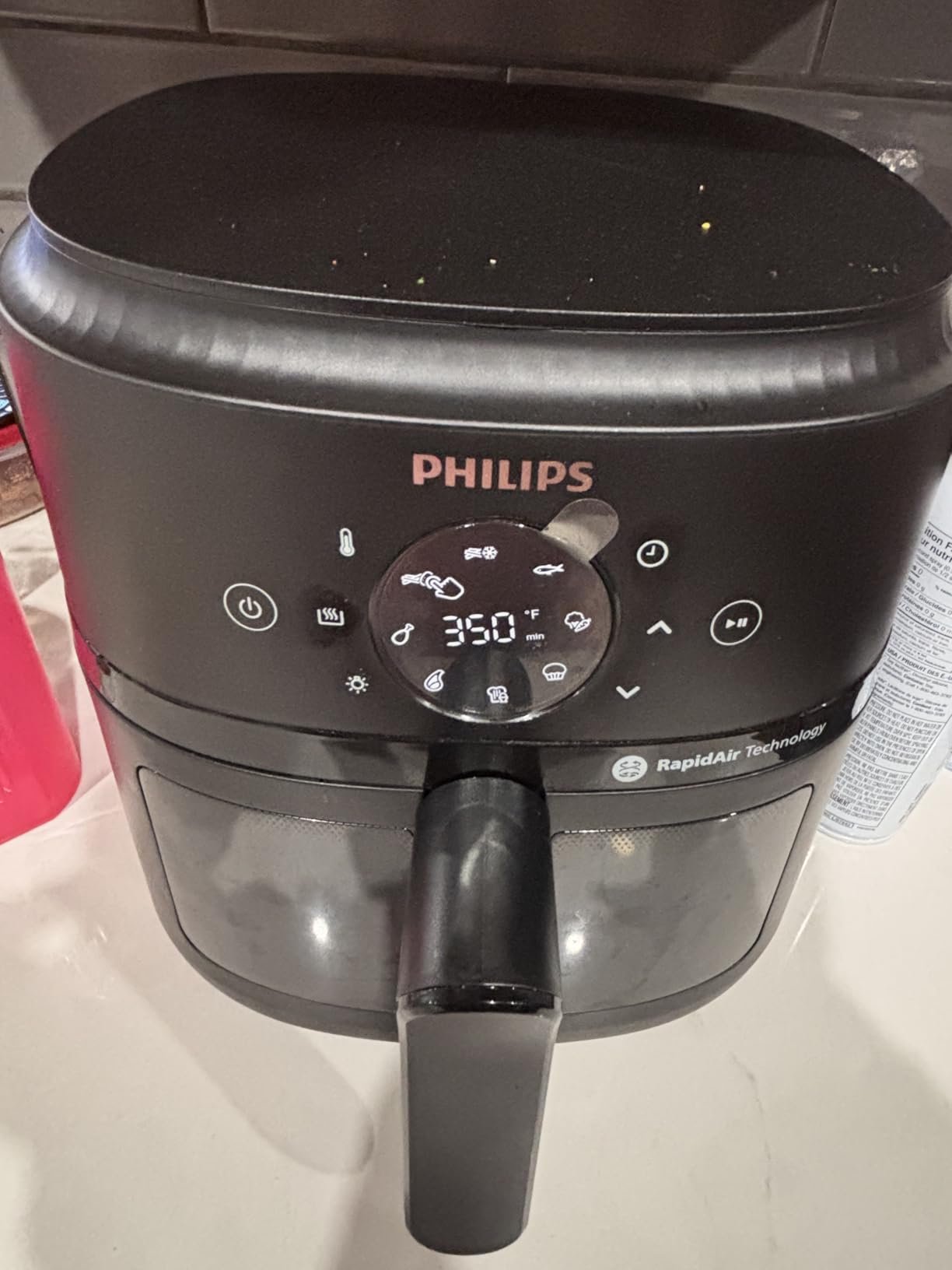 Philips 2000 Series Airfryer - RapidAir Technology. 13-in-1 Ways to Cook. 4.4QT Capacity. Healthier Meals Up to 90% Less Fat. Easy to Clean. Dishwasher Safe. Touchscreen Control. HomeID App (NA221/00) photo review