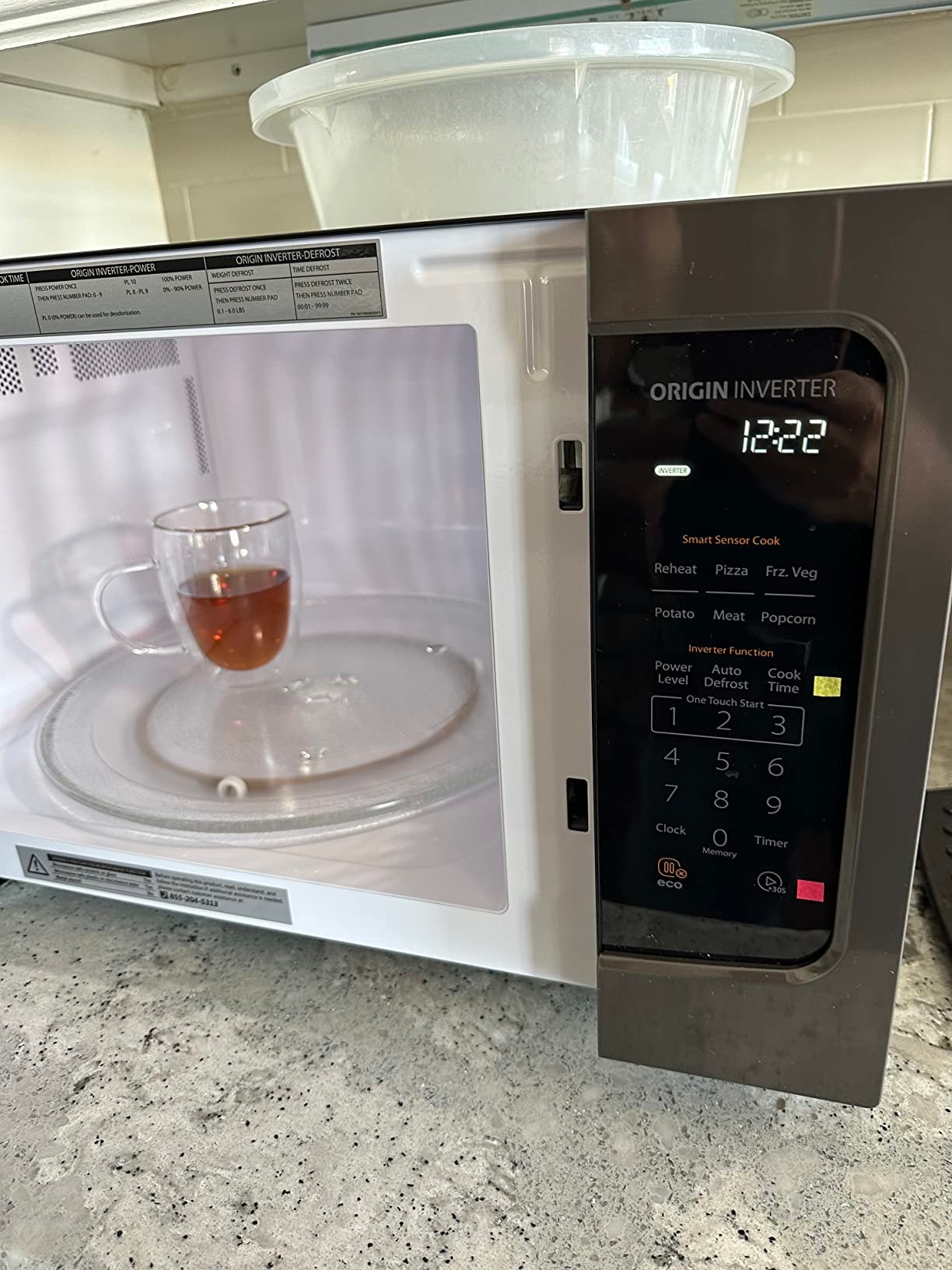 TOSHIBA EM131A5C-BS Countertop Microwave Ovens 1.2 Cu Ft. 12.4 Removable Turntable Smart Humidity Sensor 12 Auto Menus Mute Function ECO Mode Easy Clean Interior Black Color 1000W photo review