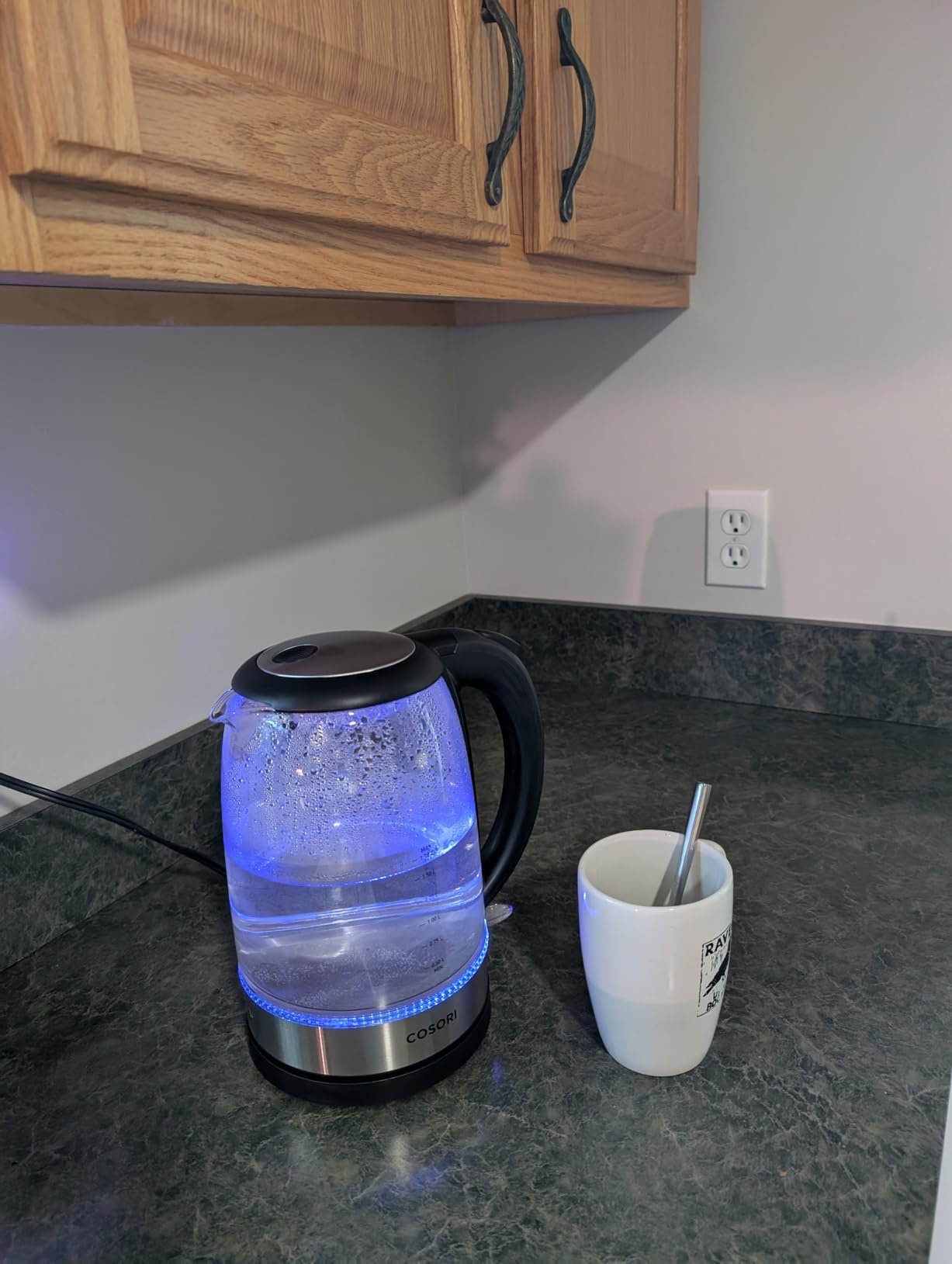 Cosori Electric Kettle. No Plastic Contact With Water. Wide Mouth For Easy Cleaning. Auto Shut Off. 1.7L Tea Kettle & Hot Water Boiler. Water Heater & Teapot. Borosilicate Glass. Black. 1500W photo review