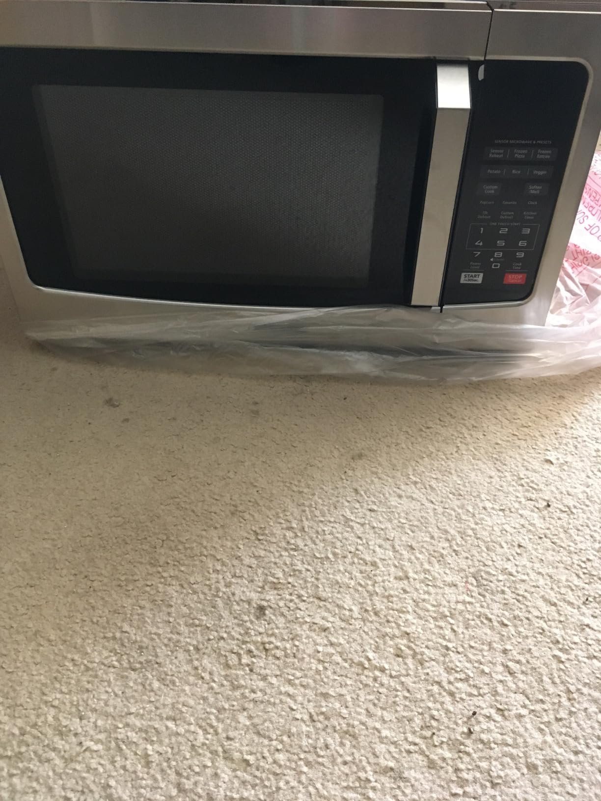 TOSHIBA EM131A5C-BS Countertop Microwave Ovens 1.2 Cu Ft. 12.4 Removable Turntable Smart Humidity Sensor 12 Auto Menus Mute Function ECO Mode Easy Clean Interior Black Color 1000W photo review