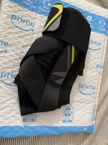 Quick Lace Up Ankle Brace with Side Stabilizing Pads. Slim Fit Ankle Support Brace. Adjustable & Breathable Ankle Support for Men Women. Ankle Stabilizer for Sprain.Injury Recovery.Sports.XL photo review