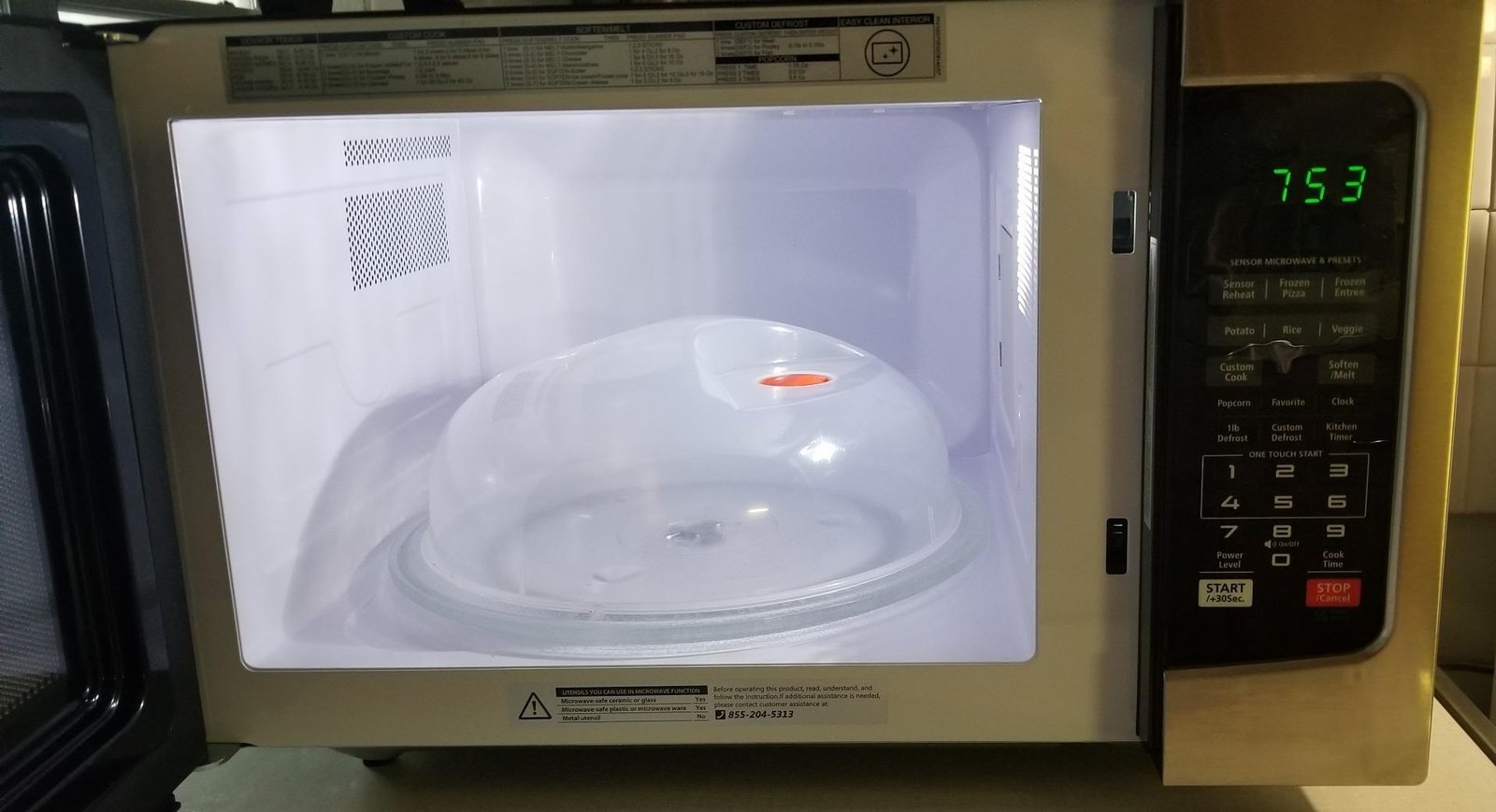 TOSHIBA EM131A5C-BS Countertop Microwave Ovens 1.2 Cu Ft. 12.4 Removable Turntable Smart Humidity Sensor 12 Auto Menus Mute Function ECO Mode Easy Clean Interior Black Color 1000W photo review