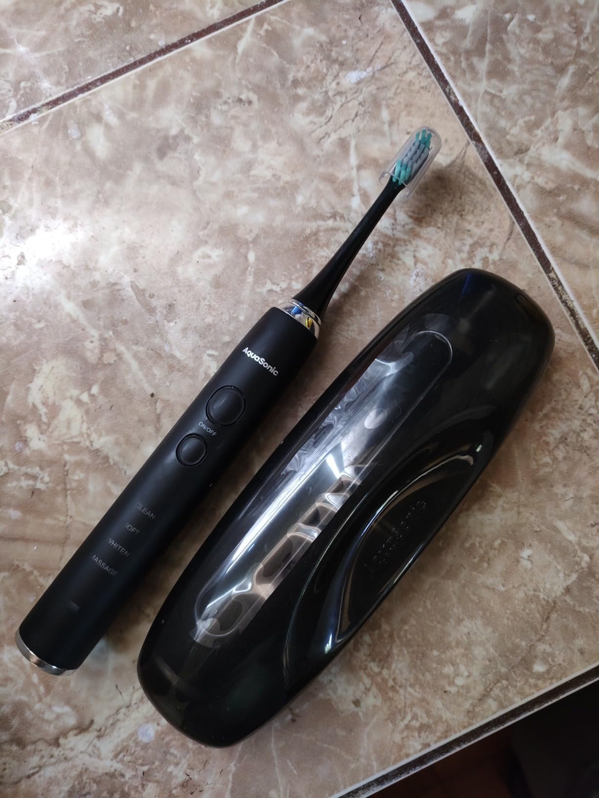 Aquasonic Black Series Ultra Whitening Toothbrush – ADA Accepted Electric Toothbrush- 8 Brush Heads & Travel Case – 40.000 VPM Electric Motor & Wireless Charging - 4 Modes w Smart Timer photo review