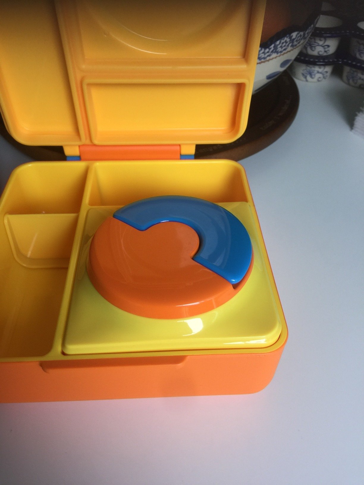 Omie OmieBox Bento Box for Kids - Insulated Lunch Box with Leak Proof Food Jar - 3 Compartments. 2 Temperature Zones - (Meadow) photo review