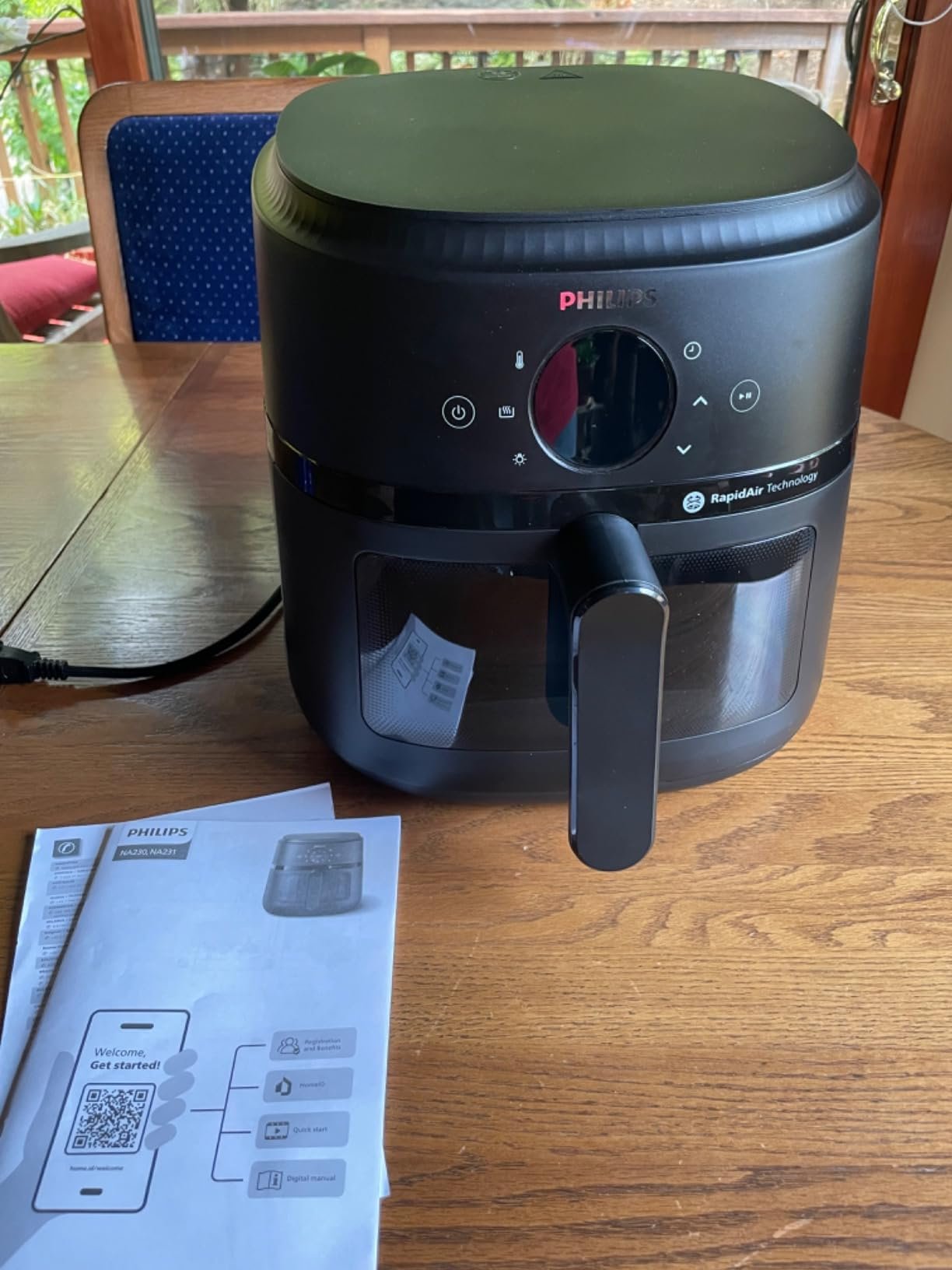 Philips 2000 Series Airfryer - RapidAir Technology. 13-in-1 Ways to Cook. 4.4QT Capacity. Healthier Meals Up to 90% Less Fat. Easy to Clean. Dishwasher Safe. Touchscreen Control. HomeID App (NA221/00) photo review