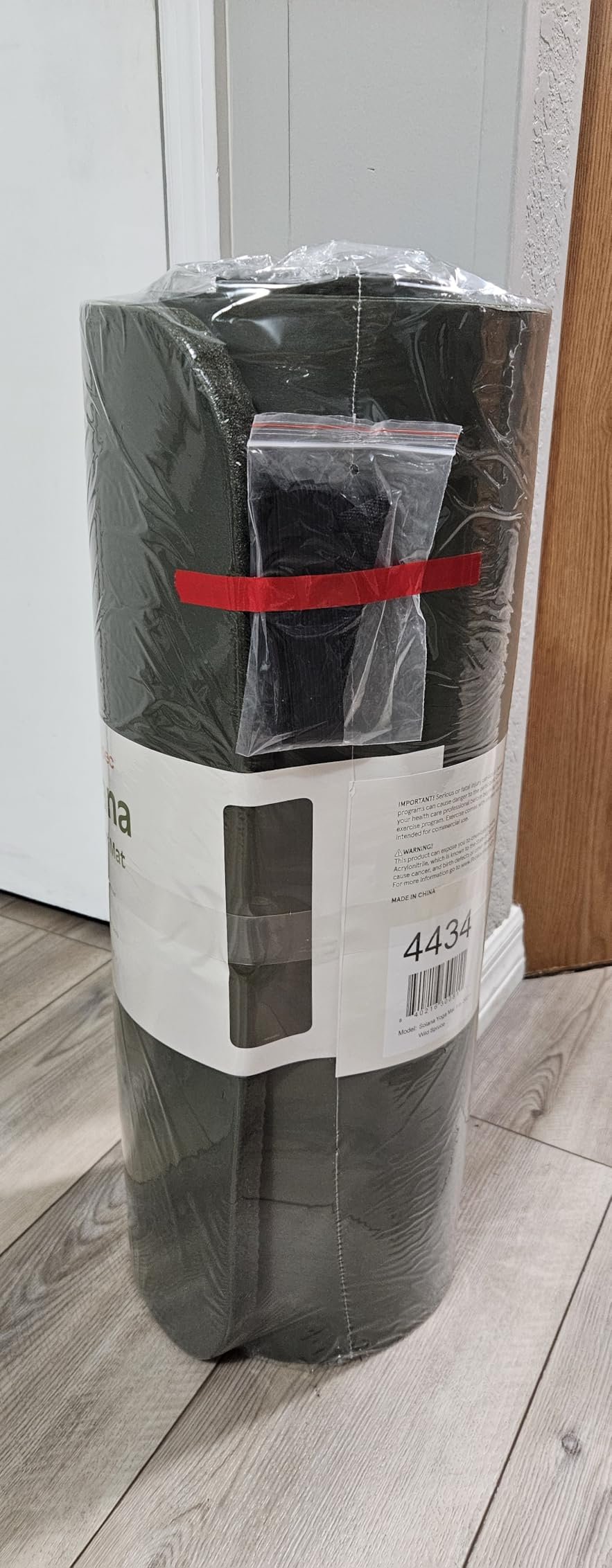Retrospec Solana Yoga Mat 1 Thick w/Nylon Strap for Men & Women - Non Slip Exercise Mat for Home Yoga. Pilates. Stretching. Floor & Fitness Workouts photo review