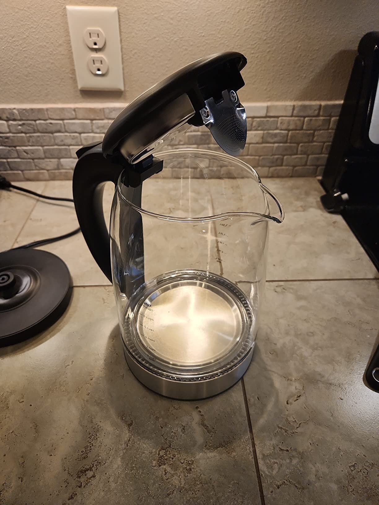 Cosori Electric Kettle. No Plastic Contact With Water. Wide Mouth For Easy Cleaning. Auto Shut Off. 1.7L Tea Kettle & Hot Water Boiler. Water Heater & Teapot. Borosilicate Glass. Black. 1500W photo review