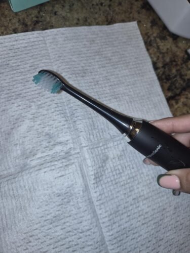 Aquasonic Black Series Ultra Whitening Toothbrush – ADA Accepted Electric Toothbrush- 8 Brush Heads & Travel Case – 40.000 VPM Electric Motor & Wireless Charging - 4 Modes w Smart Timer photo review