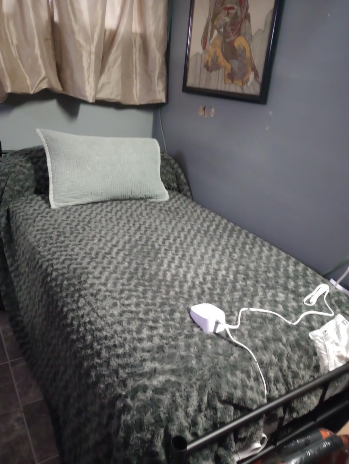 WOOMER Heated Blanket Throw 50 x 60. Electric Blanket Throw with 4 Heating Levels & 4H Auto Off. ETL Certified. Marble Grey Double-Sided Faux Fur. Over-Heat Protect. Machine Washable photo review