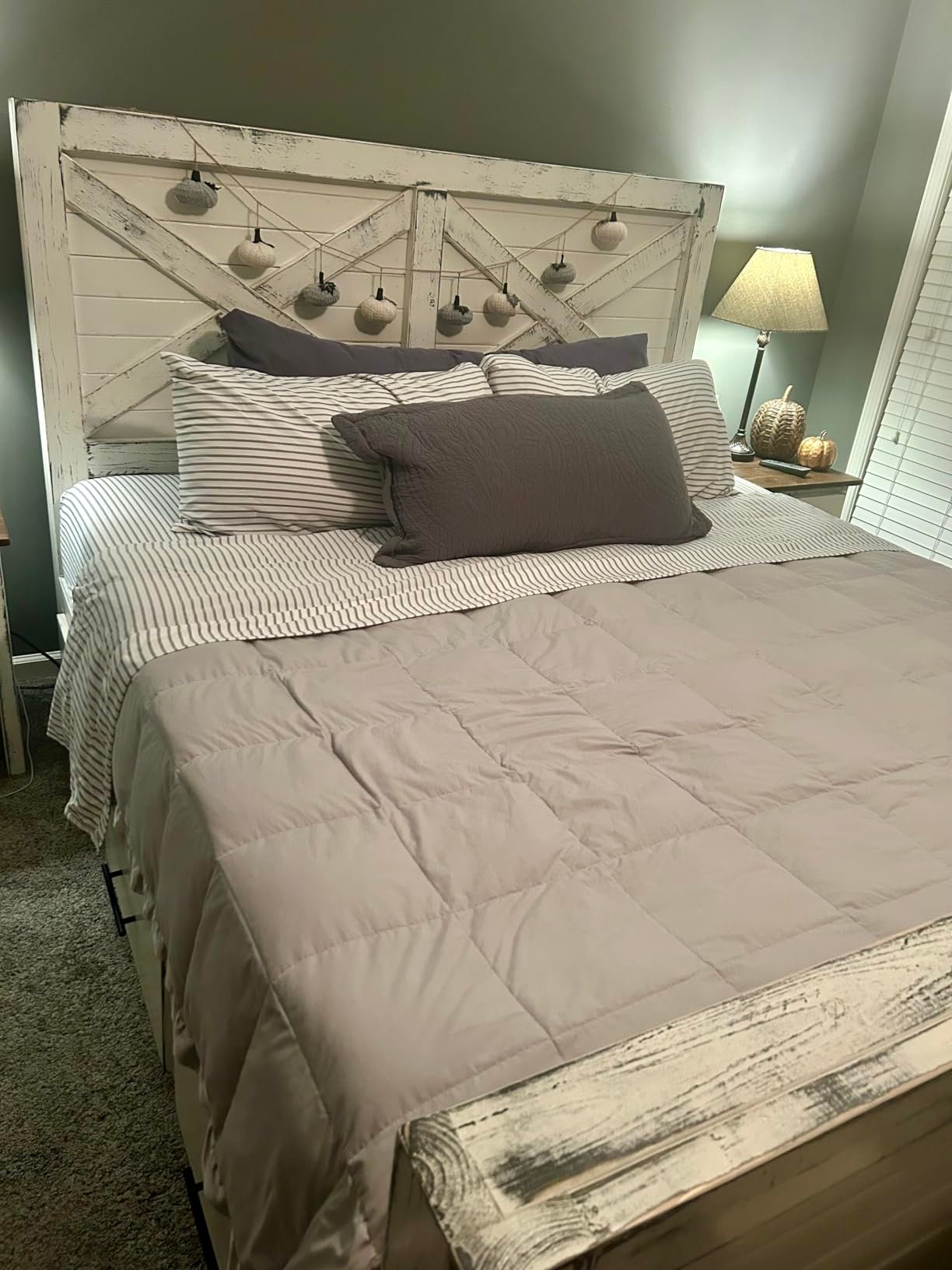 Queen Size 4 Piece Sheet Set - Comfy Breathable & Cooling Bed Sheets Set - Hotel Luxury Bedding for Women. Men. Kids. Teens. Boys & Girls - Deep Pockets. Soft and Wrinkle Free - Oeko-Tex - Dark Grey photo review