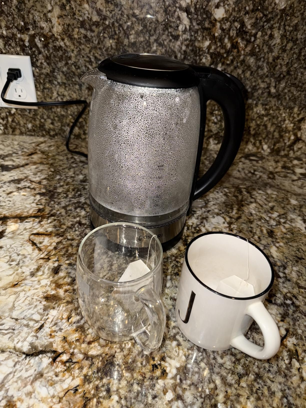 Cosori Electric Kettle. No Plastic Contact With Water. Wide Mouth For Easy Cleaning. Auto Shut Off. 1.7L Tea Kettle & Hot Water Boiler. Water Heater & Teapot. Borosilicate Glass. Black. 1500W photo review