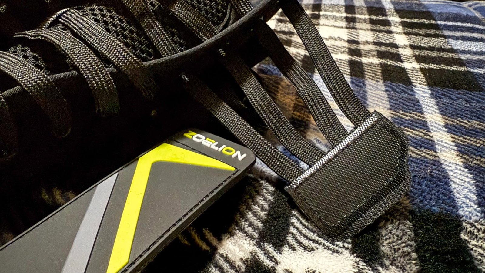 Quick Lace Up Ankle Brace with Side Stabilizing Pads. Slim Fit Ankle Support Brace. Adjustable & Breathable Ankle Support for Men Women. Ankle Stabilizer for Sprain.Injury Recovery.Sports.XL photo review