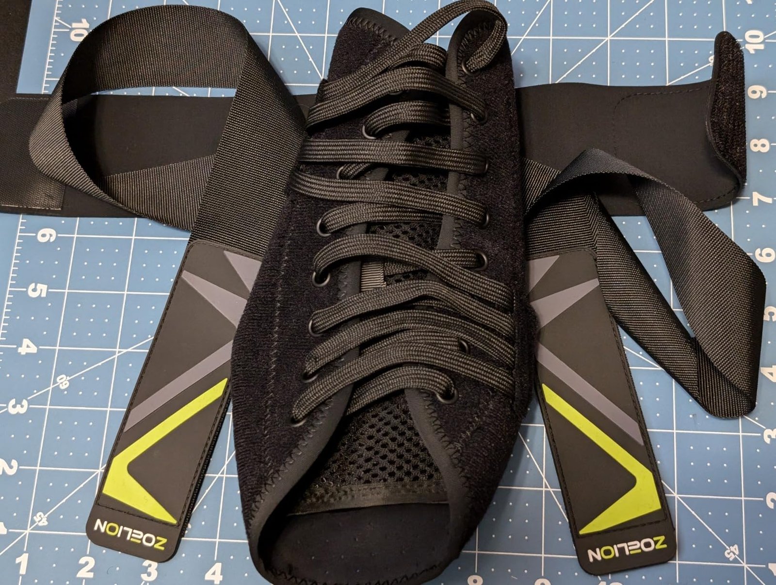 Quick Lace Up Ankle Brace with Side Stabilizing Pads. Slim Fit Ankle Support Brace. Adjustable & Breathable Ankle Support for Men Women. Ankle Stabilizer for Sprain.Injury Recovery.Sports.XL photo review