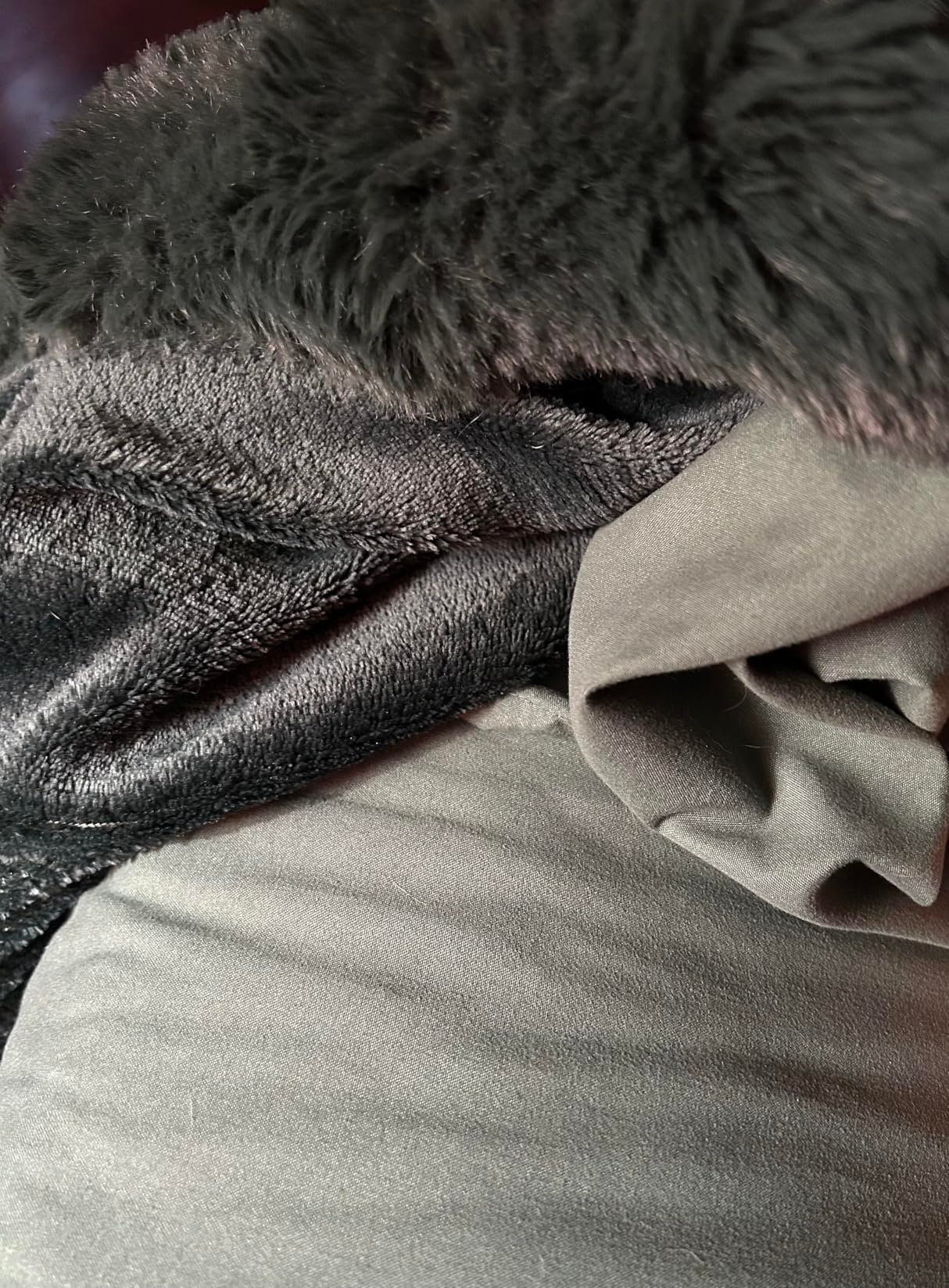 Queen Size 4 Piece Sheet Set - Comfy Breathable & Cooling Bed Sheets Set - Hotel Luxury Bedding for Women. Men. Kids. Teens. Boys & Girls - Deep Pockets. Soft and Wrinkle Free - Oeko-Tex - Dark Grey photo review