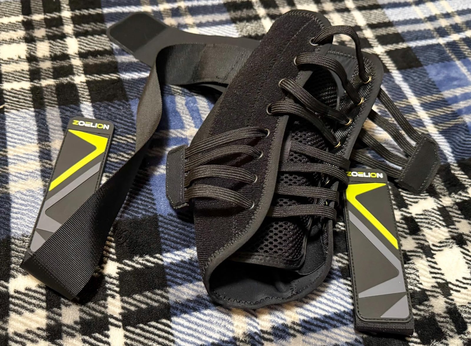 Quick Lace Up Ankle Brace with Side Stabilizing Pads. Slim Fit Ankle Support Brace. Adjustable & Breathable Ankle Support for Men Women. Ankle Stabilizer for Sprain.Injury Recovery.Sports.XL photo review