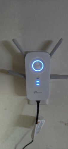 TP-Link WiFi Extender with Ethernet Port. Dual Band 5GHz/2.4GHz. Up to 44% More Bandwidth Than Single Band. Covers Up to 1200 Sq.ft and 30 Devices. Signal Booster Amplifier Supports OneMesh(RE220) photo review