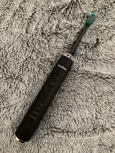 Aquasonic Black Series Ultra Whitening Toothbrush – ADA Accepted Electric Toothbrush- 8 Brush Heads & Travel Case – 40.000 VPM Electric Motor & Wireless Charging - 4 Modes w Smart Timer photo review