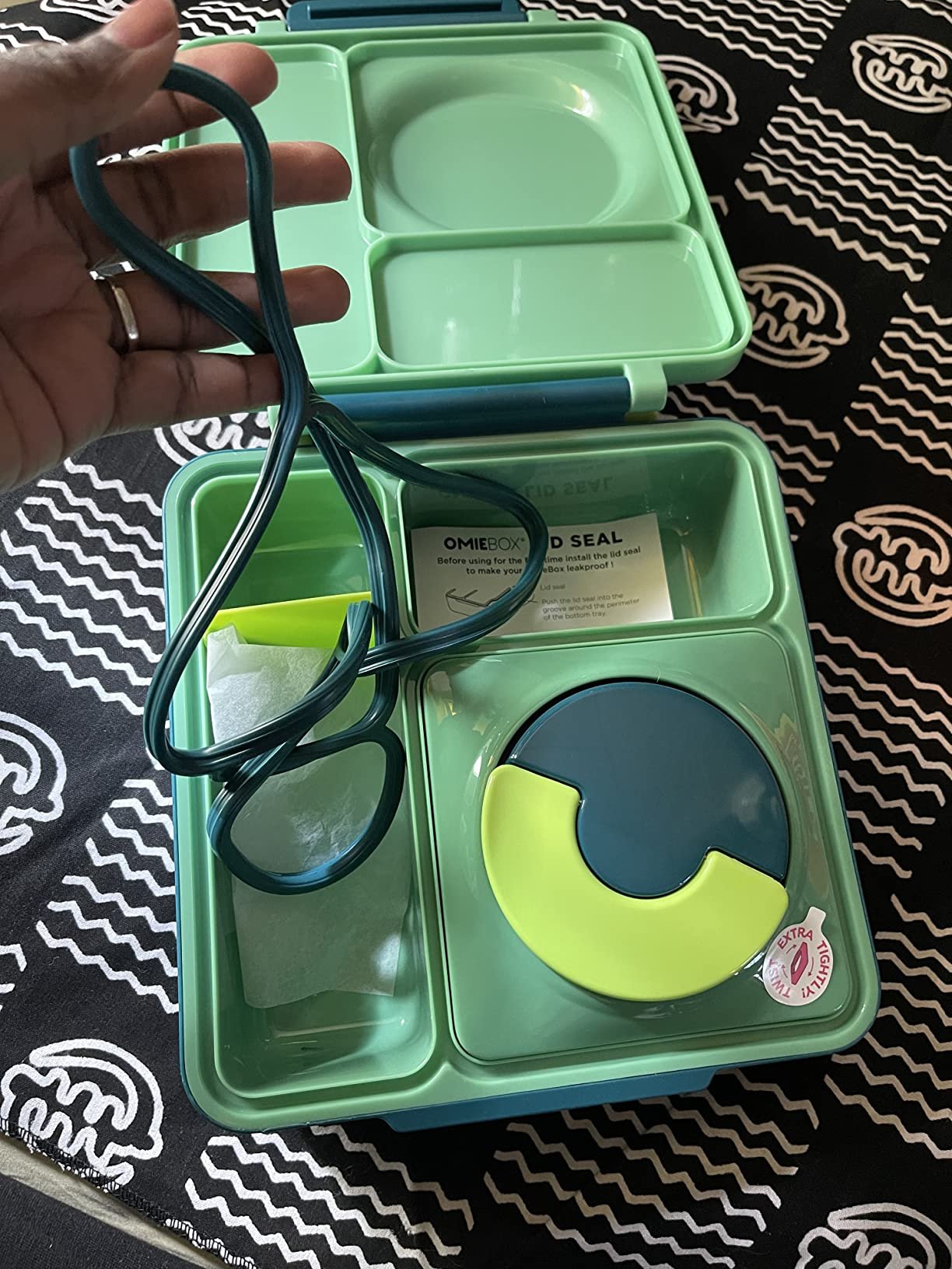 Omie OmieBox Bento Box for Kids - Insulated Lunch Box with Leak Proof Food Jar - 3 Compartments. 2 Temperature Zones - (Meadow) photo review