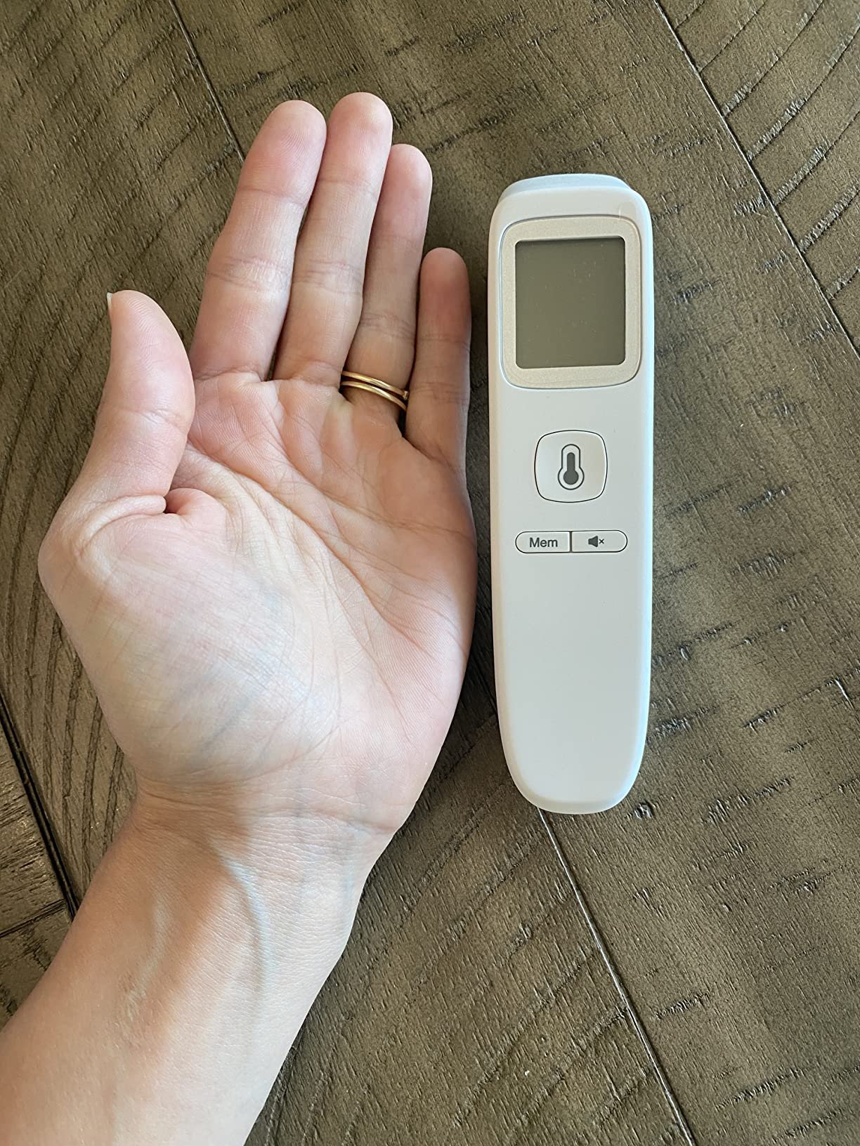 No-Touch Thermometer for Adults and Kids. Accurate Digital Baby Thermometer. Fever Alarm & Silent Mode. 2 in 1 Forehead & Object Mode photo review