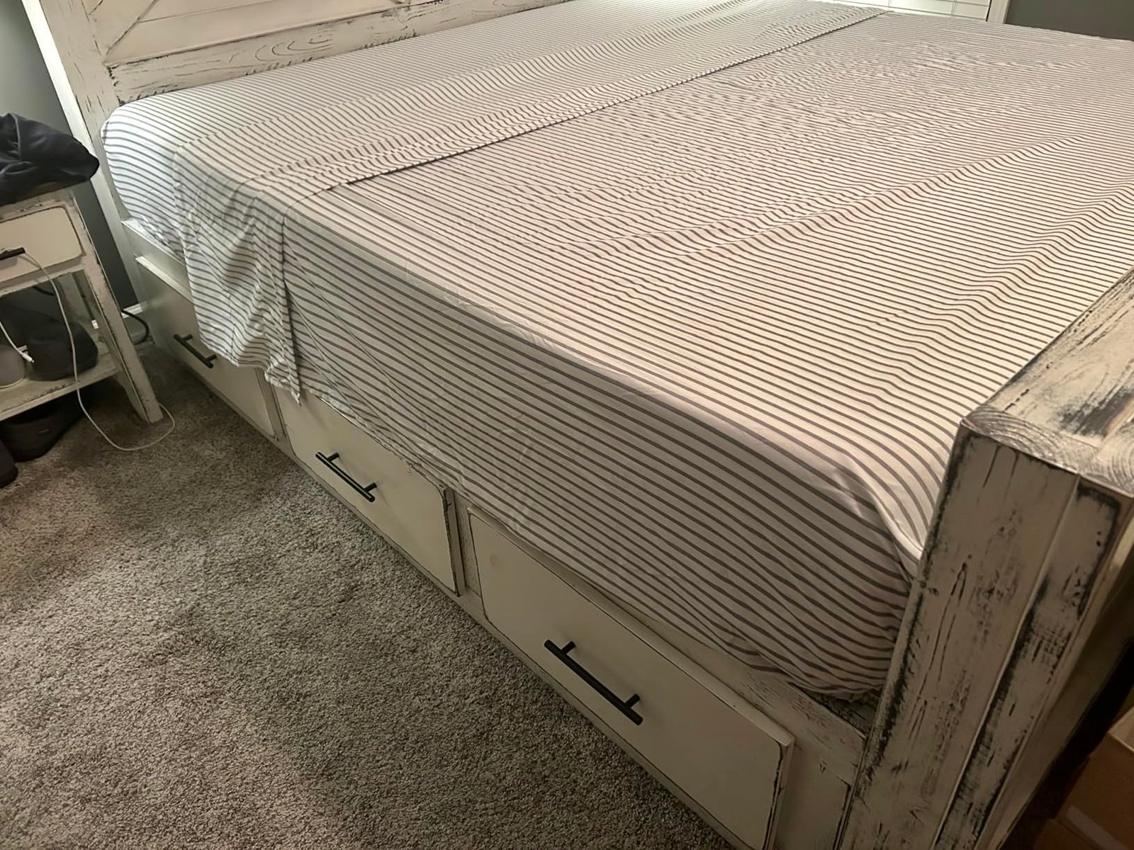 Queen Size 4 Piece Sheet Set - Comfy Breathable & Cooling Bed Sheets Set - Hotel Luxury Bedding for Women. Men. Kids. Teens. Boys & Girls - Deep Pockets. Soft and Wrinkle Free - Oeko-Tex - Dark Grey photo review