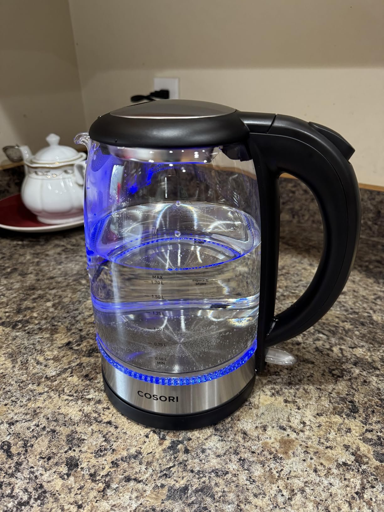 Cosori Electric Kettle. No Plastic Contact With Water. Wide Mouth For Easy Cleaning. Auto Shut Off. 1.7L Tea Kettle & Hot Water Boiler. Water Heater & Teapot. Borosilicate Glass. Black. 1500W photo review