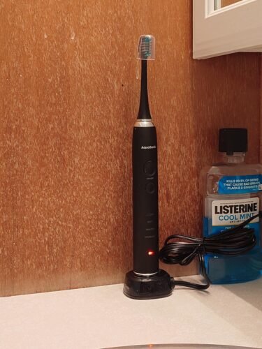 Aquasonic Black Series Ultra Whitening Toothbrush – ADA Accepted Electric Toothbrush- 8 Brush Heads & Travel Case – 40.000 VPM Electric Motor & Wireless Charging - 4 Modes w Smart Timer photo review